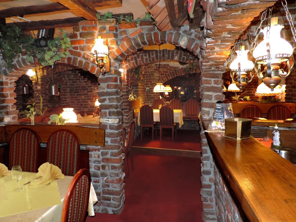 Hotel Restaurant Cristal Wintzenheim Exterior photo